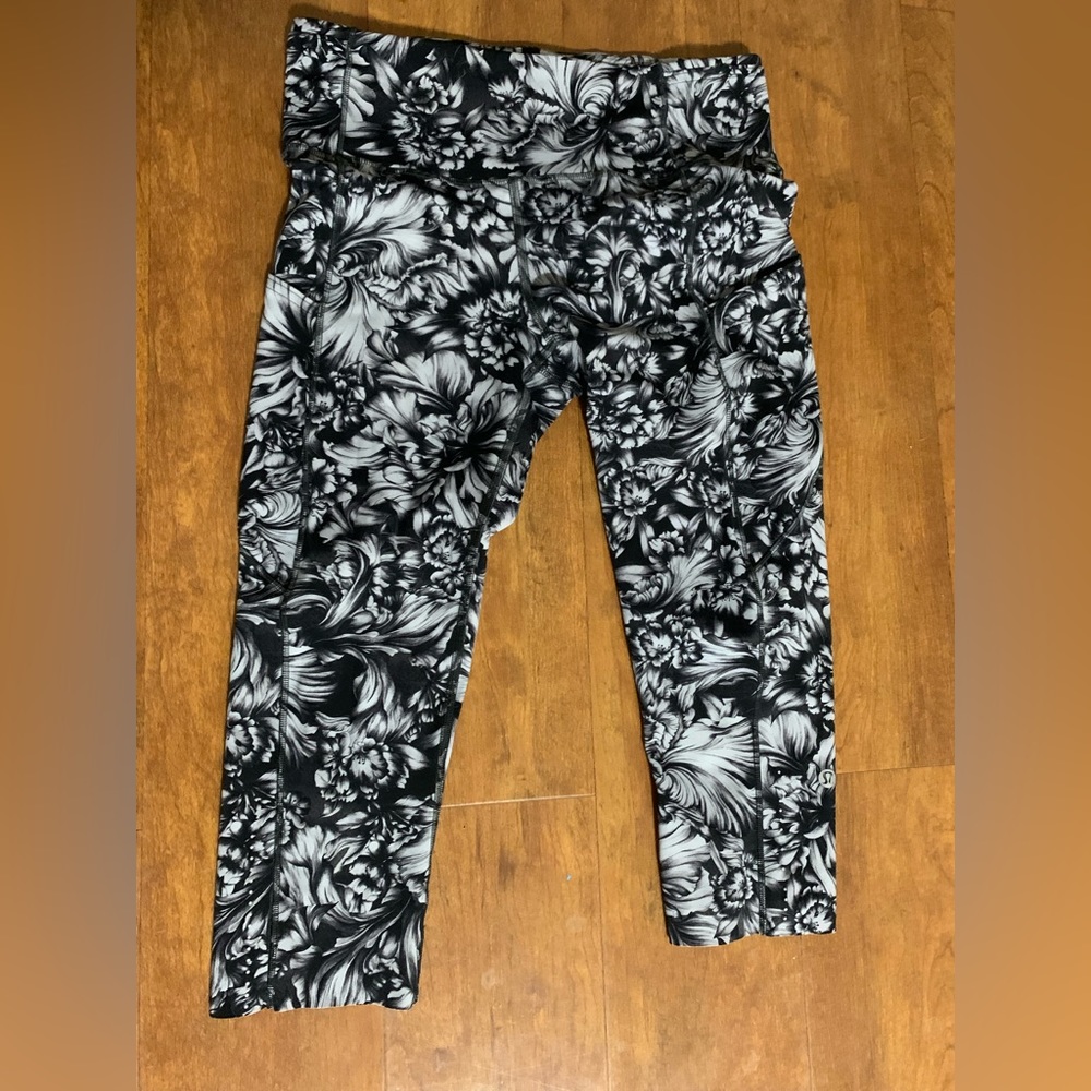 Lululemon wonder under crop legging